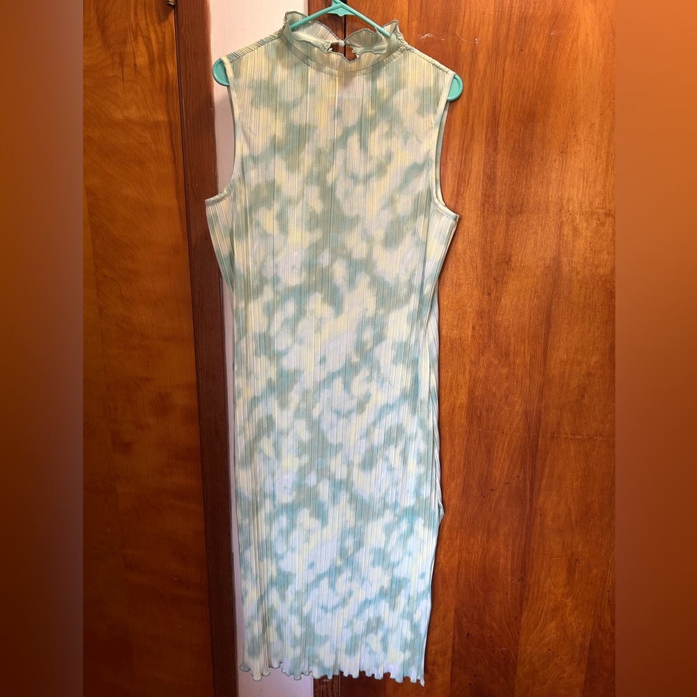 Elegant Sleeveless Patterned Dress